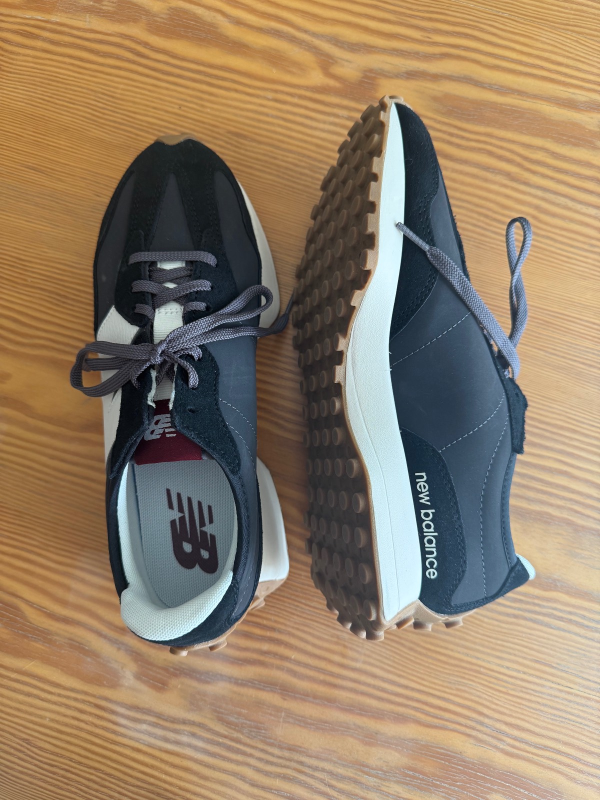 New Balance 327 Women's Sneakers, Black and Grey, EU 41 / US W 9.5